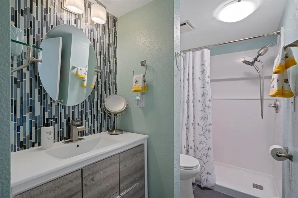 314 MOORINGS COVE DRIVE Tarpon Springs, FL 34689