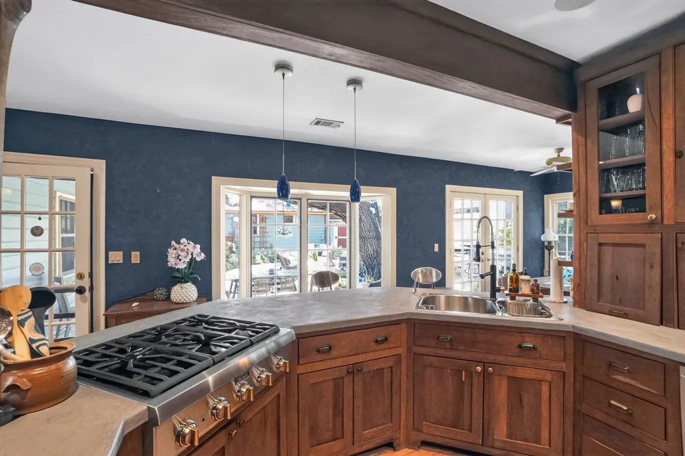 221 Park Lane Austin, TX 78704