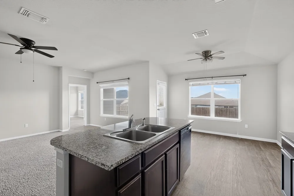 402 Pentire Way Hutto, TX 78634