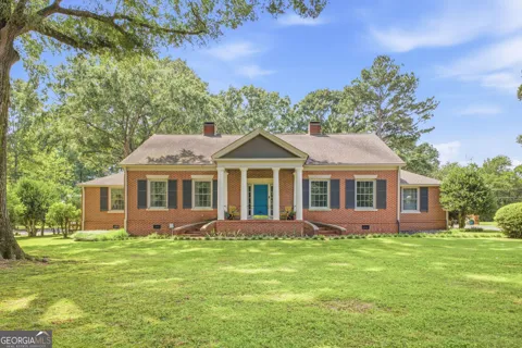 385 Tavern LN