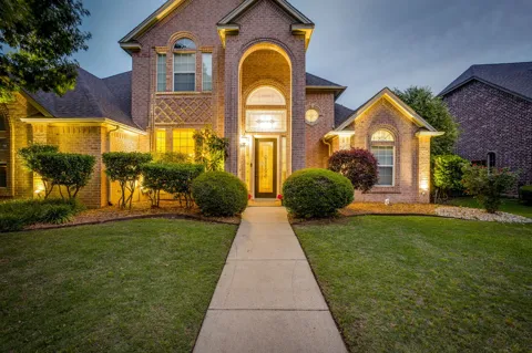 912 Thomas Crossing Drive