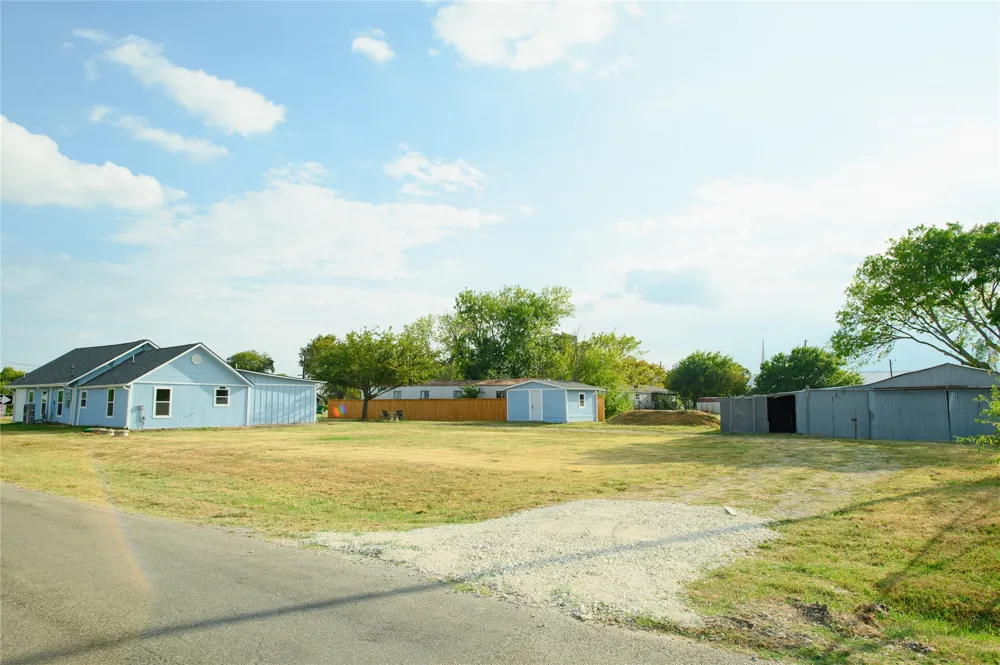 4401 Elementary Drive Southmayd, TX 76268