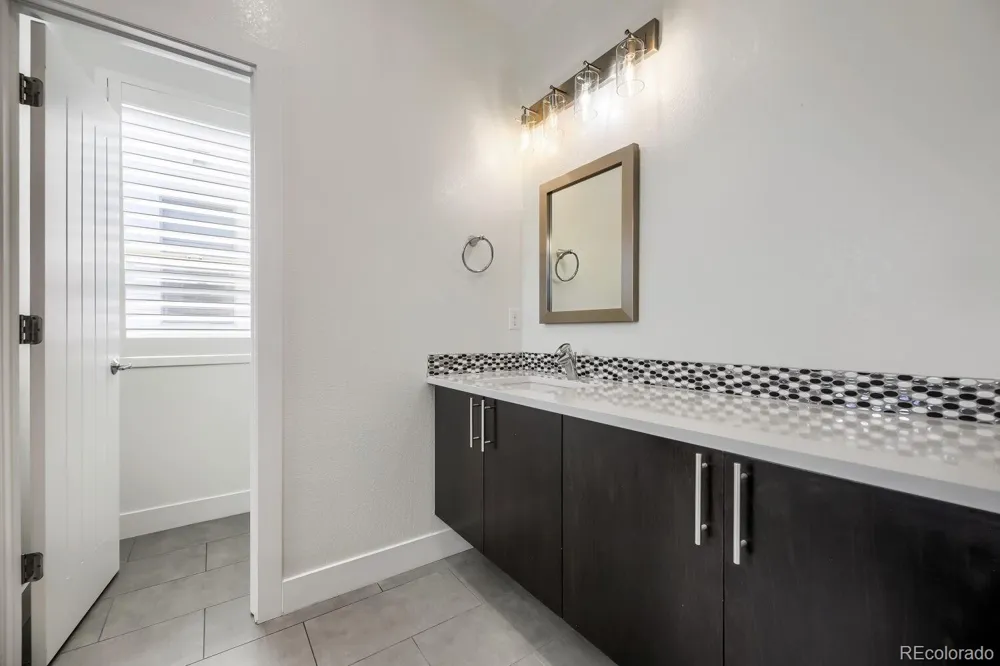 5053 Valentia Street #101 Denver, CO 80238