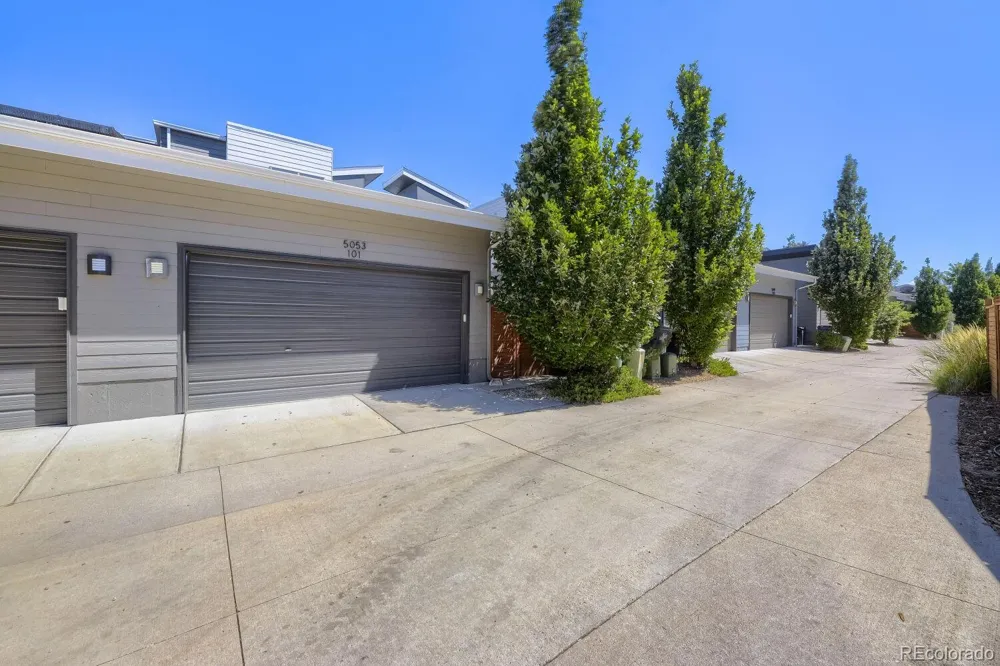 5053 Valentia Street #101 Denver, CO 80238