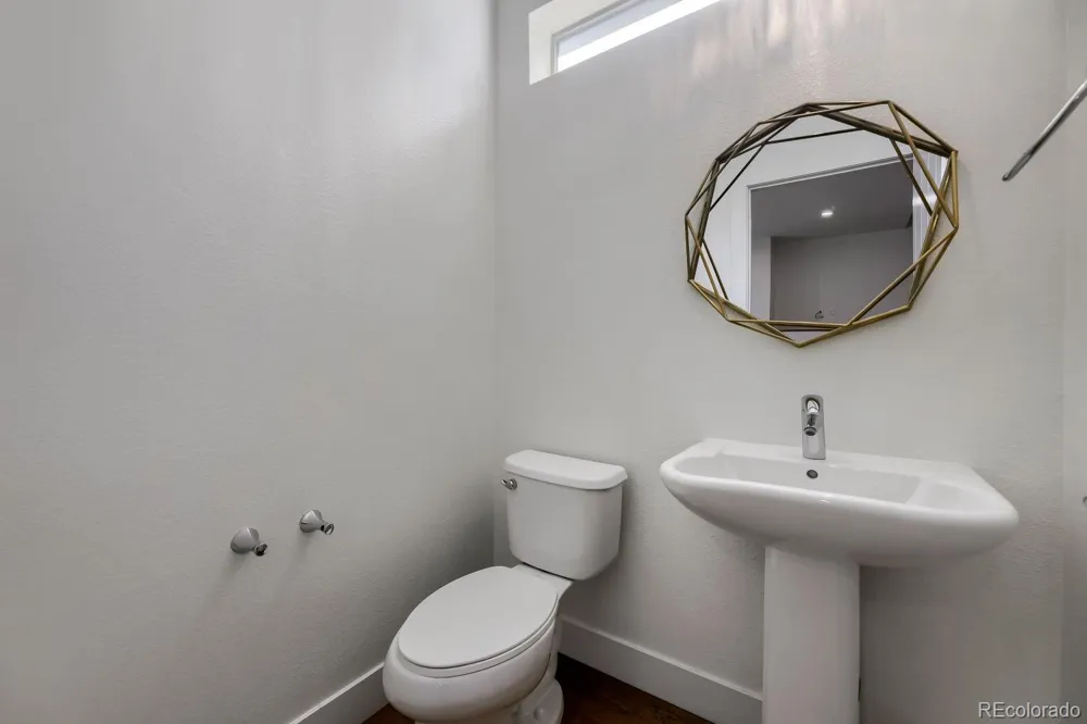 5053 Valentia Street #101 Denver, CO 80238