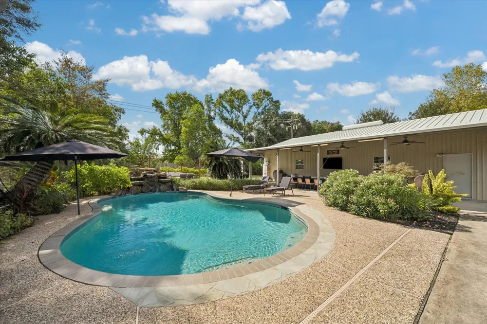 12806 Britt Road Brookside, TX 77581