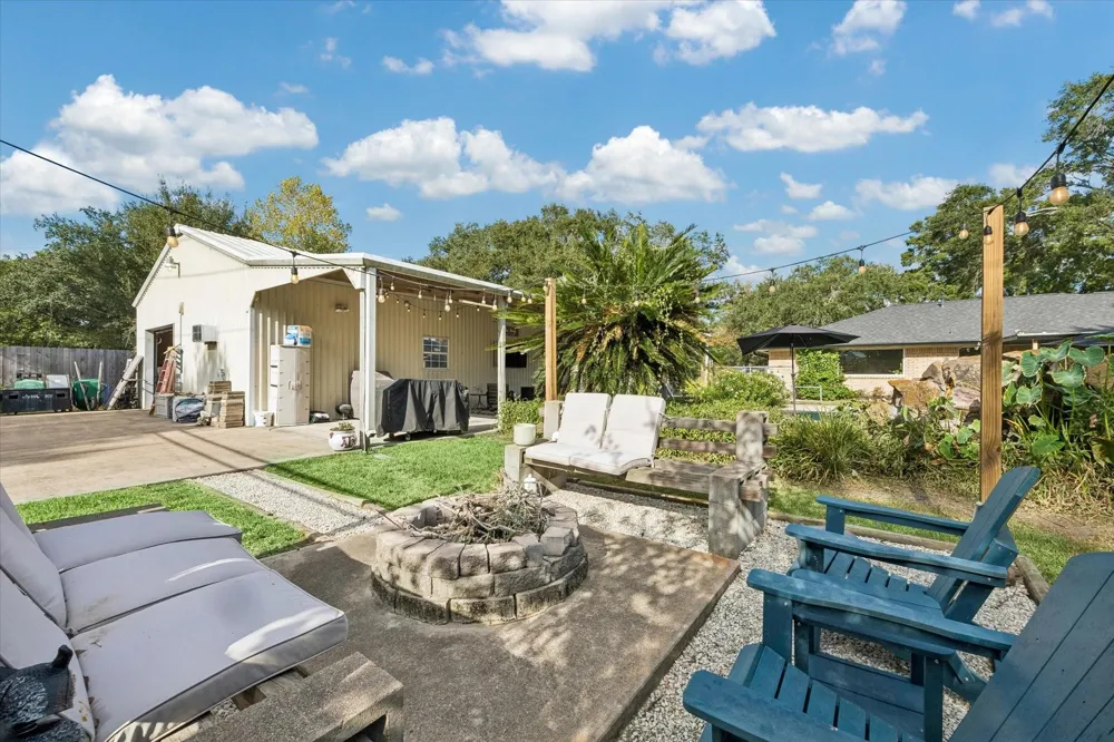 12806 Britt Road Brookside, TX 77581