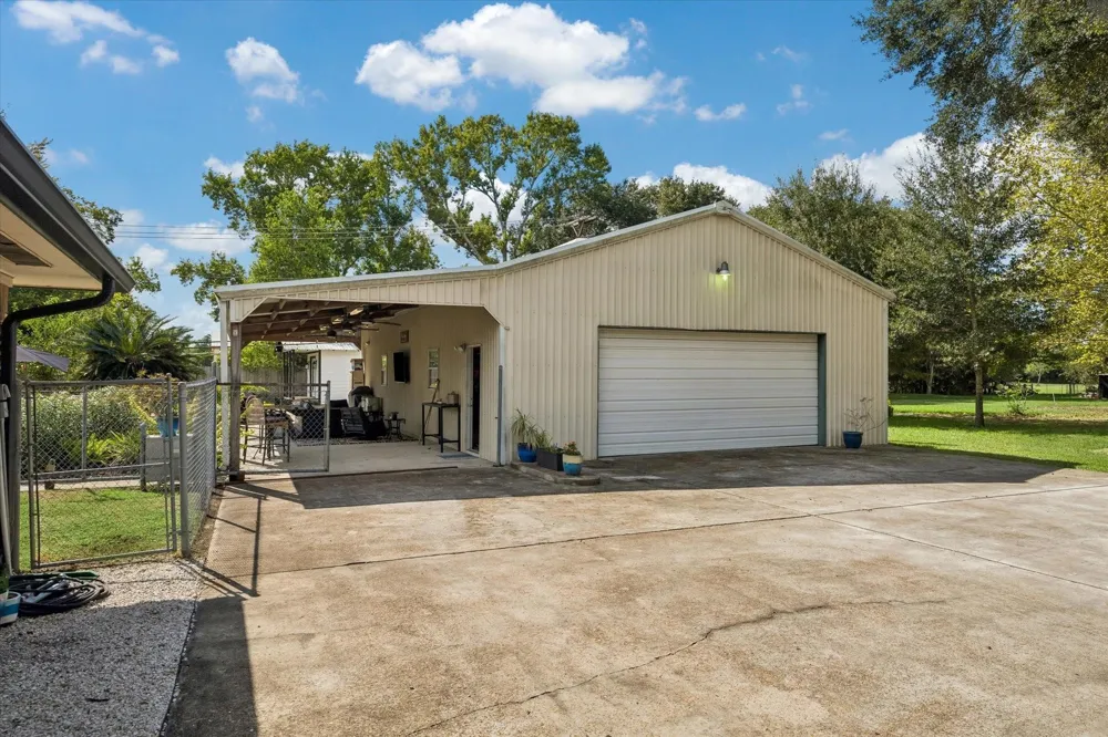 12806 Britt Road Brookside, TX 77581