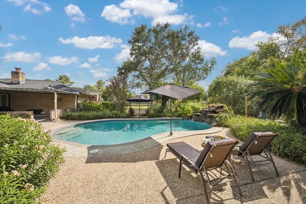 12806 Britt Road Brookside, TX 77581