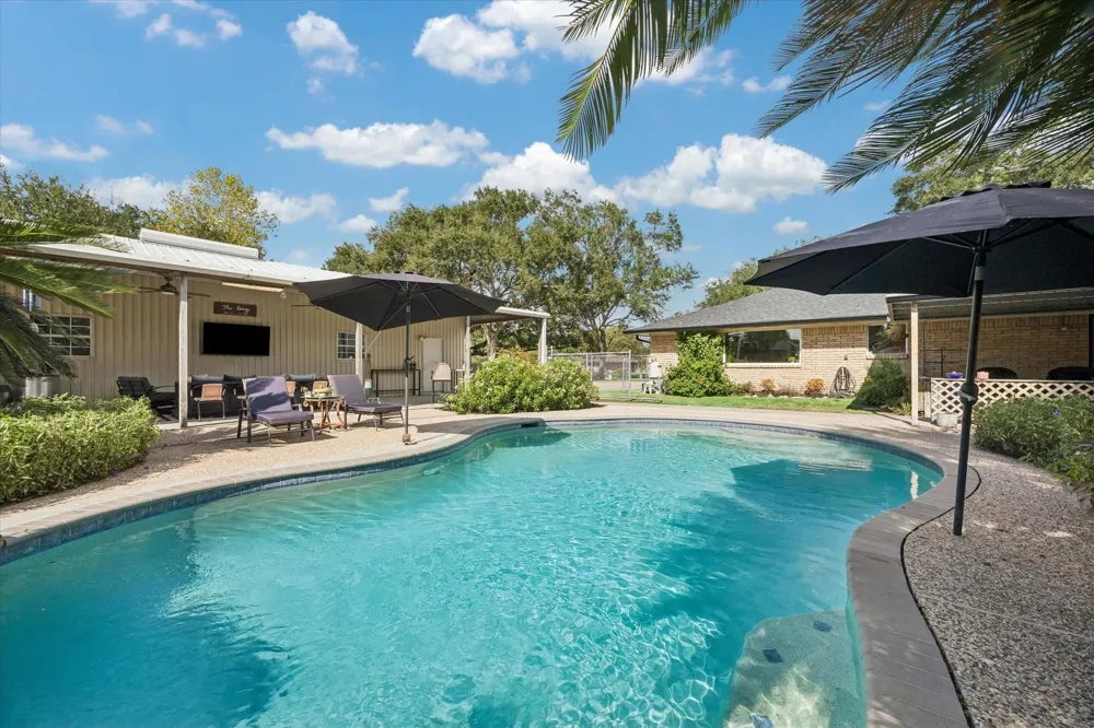 12806 Britt Road Brookside, TX 77581