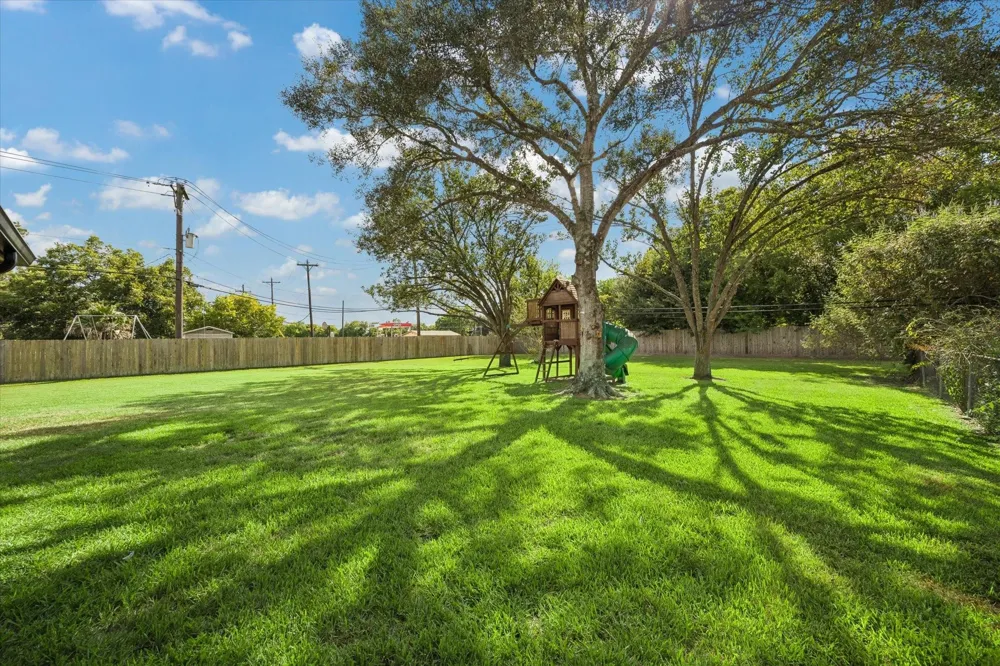 12806 Britt Road Brookside, TX 77581