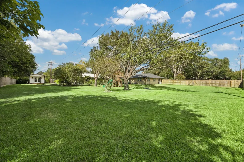 12806 Britt Road Brookside, TX 77581