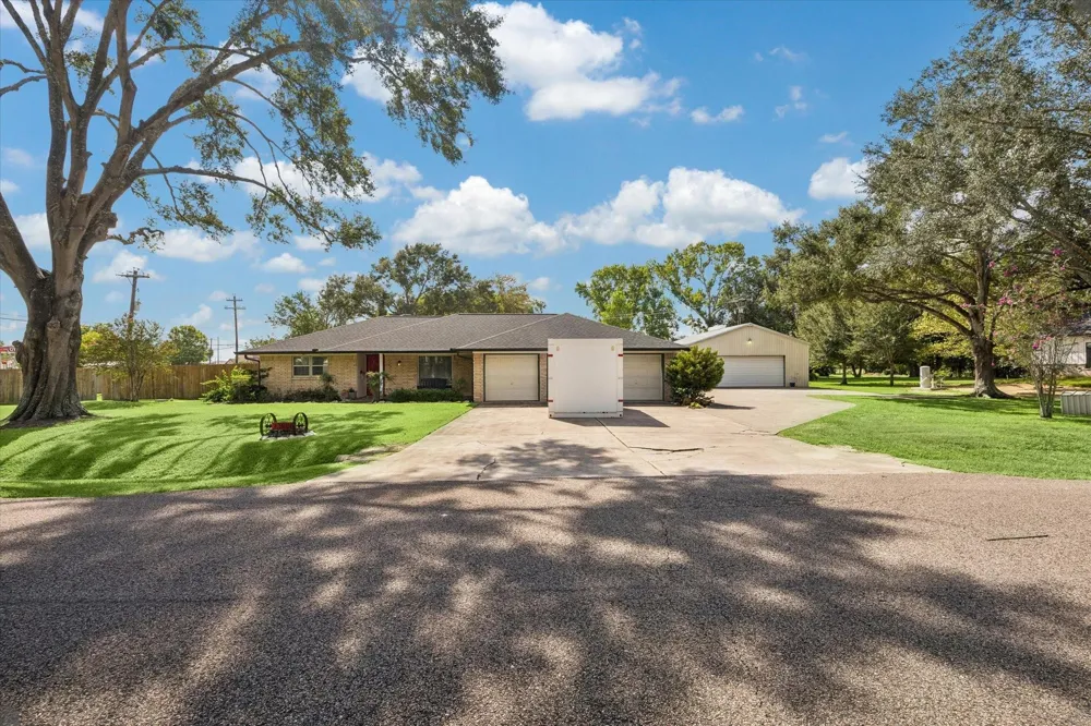 12806 Britt Road Brookside, TX 77581