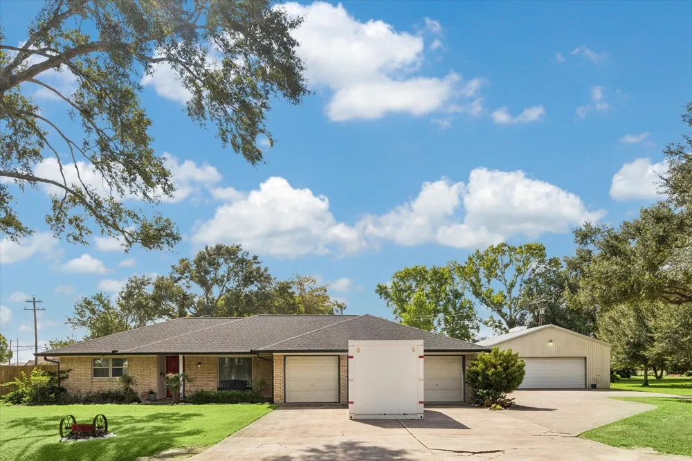 12806 Britt Road Brookside, TX 77581