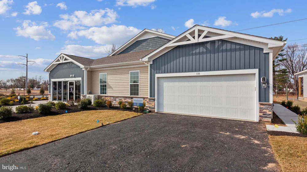 156 DELHAAS CIRCLE Bristol, PA 19007