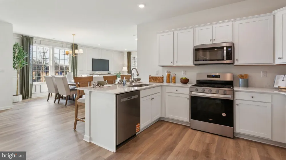 156 DELHAAS CIRCLE Bristol, PA 19007
