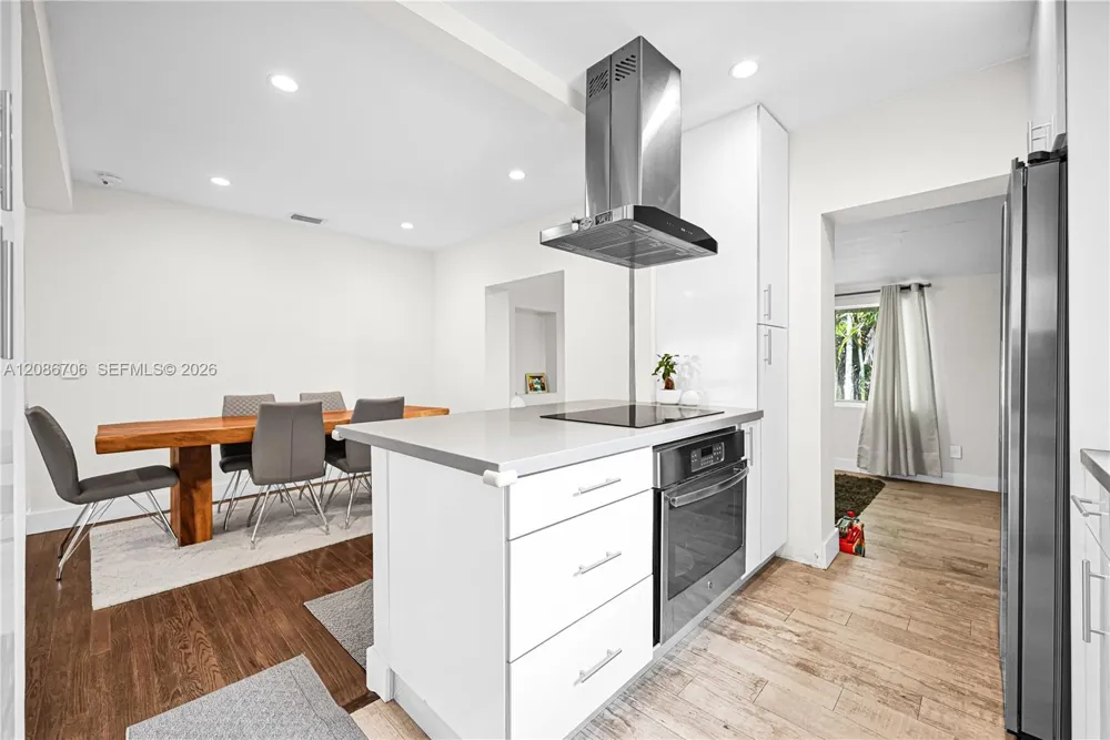 295 De Leon Dr Miami Springs, FL 33166