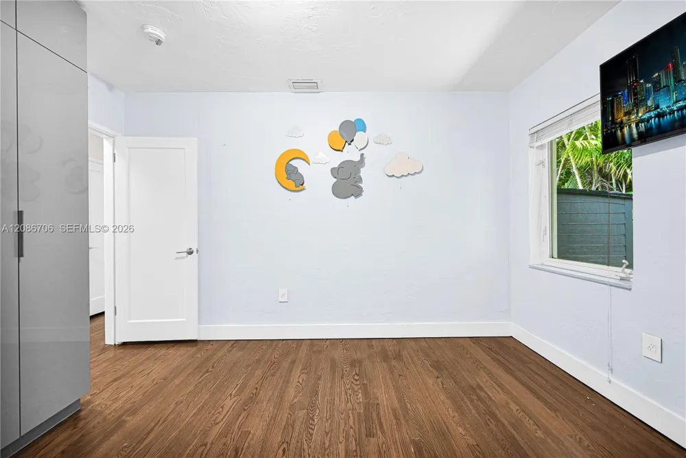 295 De Leon Dr Miami Springs, FL 33166