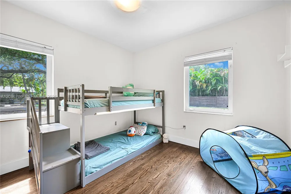 295 De Leon Dr Miami Springs, FL 33166