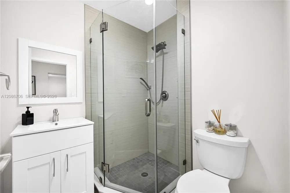 295 De Leon Dr Miami Springs, FL 33166