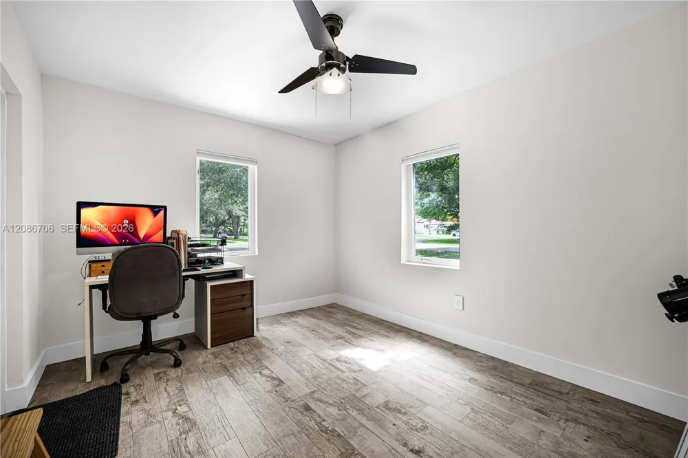 295 De Leon Dr Miami Springs, FL 33166