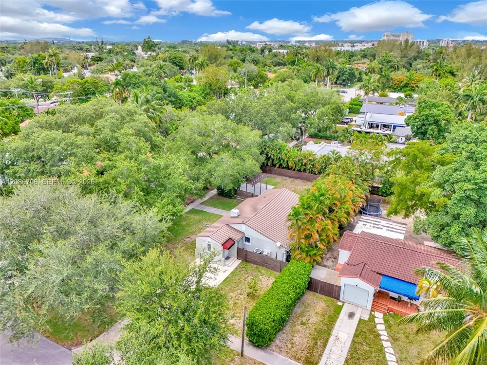 295 De Leon Dr Miami Springs, FL 33166