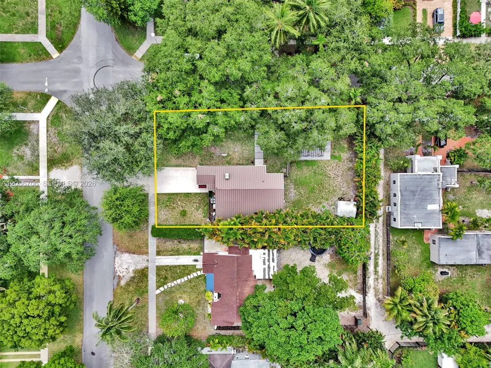 295 De Leon Dr Miami Springs, FL 33166