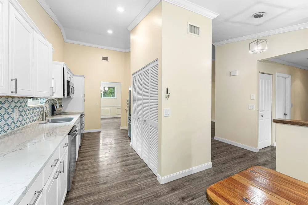9818 Nickels Boulevard #1105 Boynton Beach, FL 33436