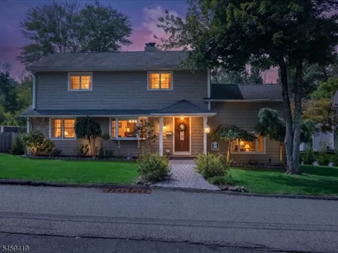 30 Laurel Dr