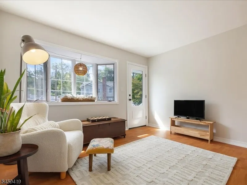 30 Laurel Dr Wayne, NJ 07470