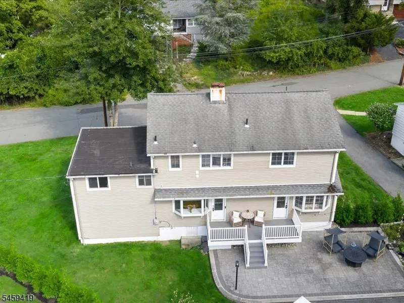 30 Laurel Dr Wayne, NJ 07470