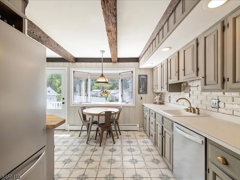 30 Laurel Dr Wayne, NJ 07470