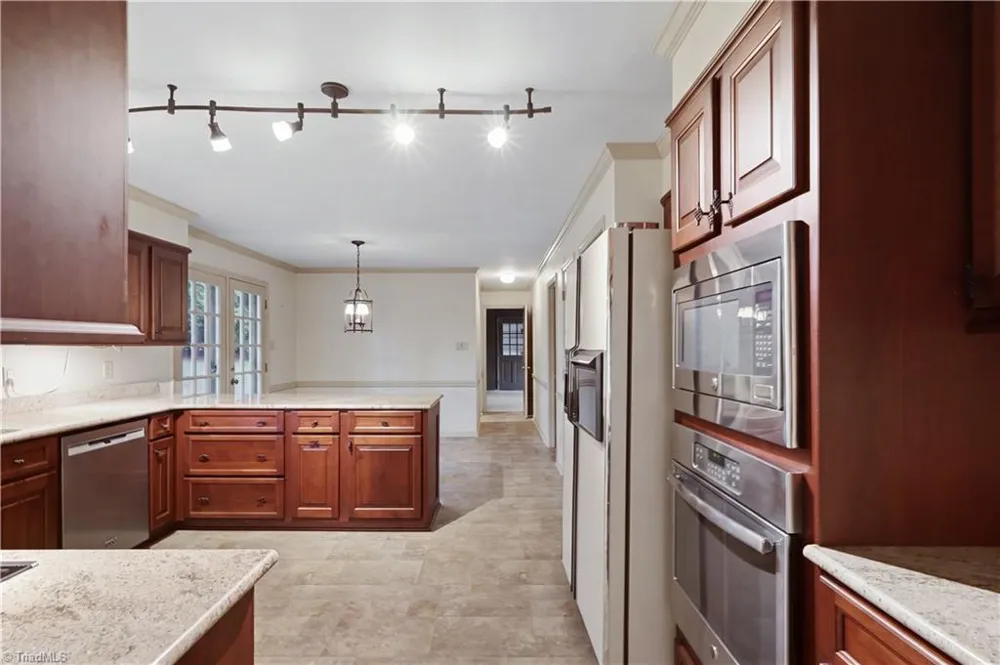 3606 Sagamore Drive Greensboro, NC 27410