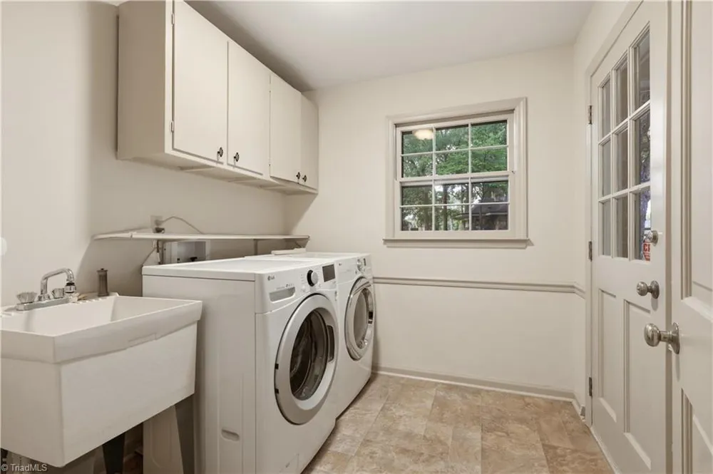 3606 Sagamore Drive Greensboro, NC 27410