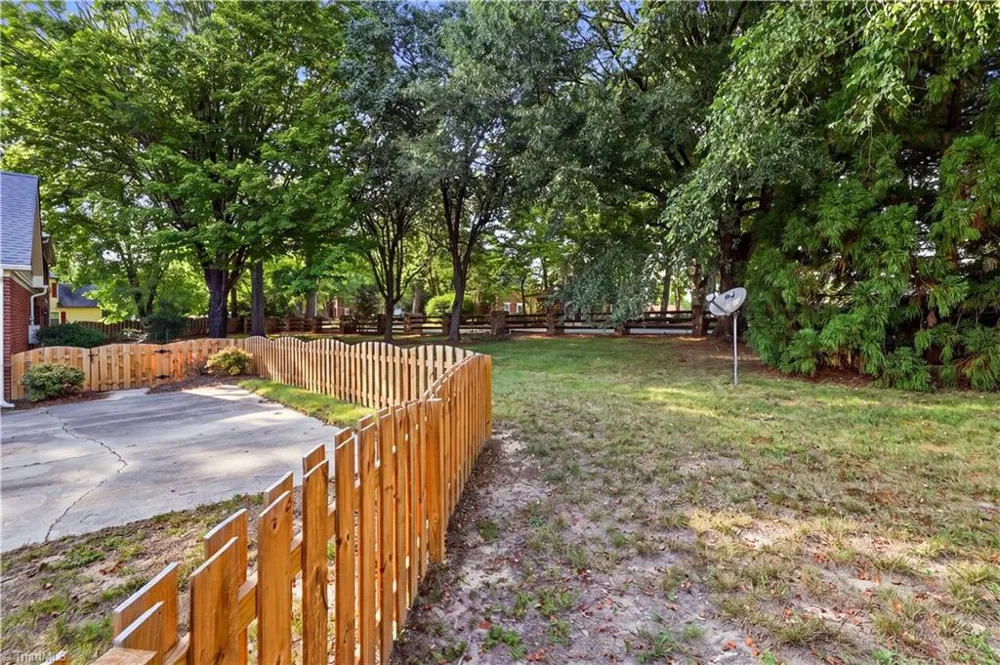 3606 Sagamore Drive Greensboro, NC 27410