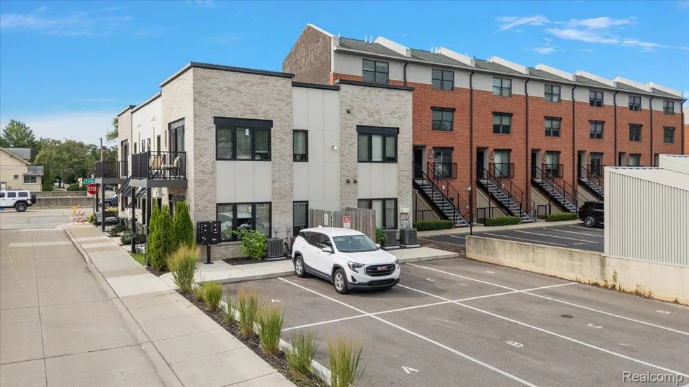 105 Laurel Street #C Royal Oak City, MI 48067