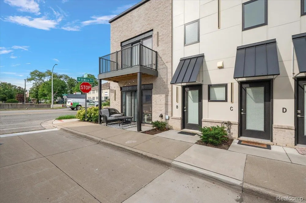 105 Laurel Street #C Royal Oak City, MI 48067
