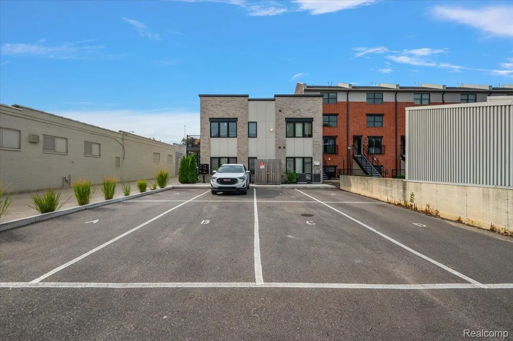 105 Laurel Street #C Royal Oak City, MI 48067