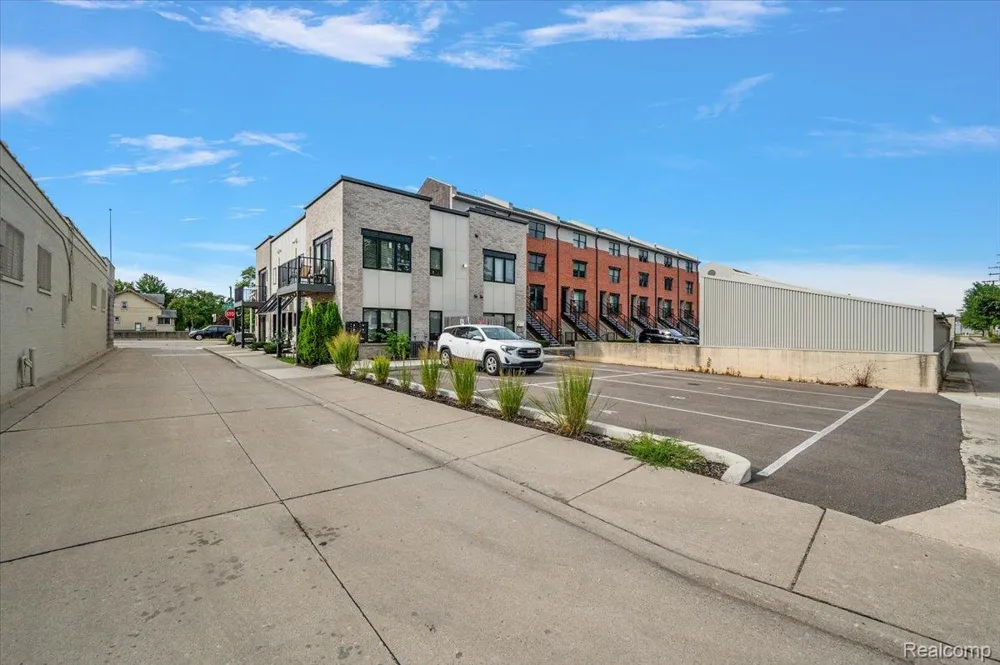 105 Laurel Street #C Royal Oak City, MI 48067