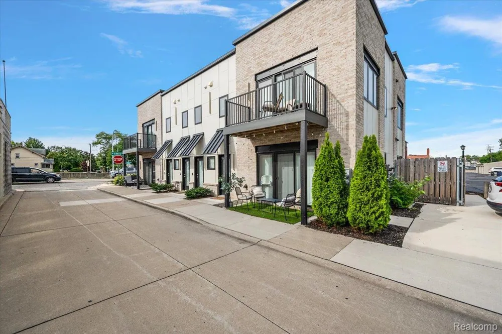 105 Laurel Street #C Royal Oak City, MI 48067