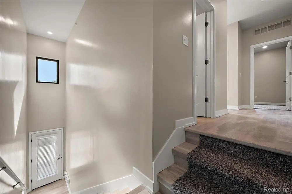 105 Laurel Street #C Royal Oak City, MI 48067
