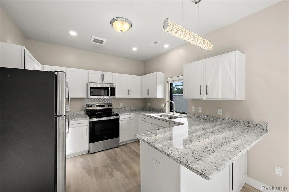 105 Laurel Street #C Royal Oak City, MI 48067