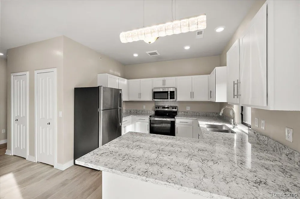 105 Laurel Street #C Royal Oak City, MI 48067