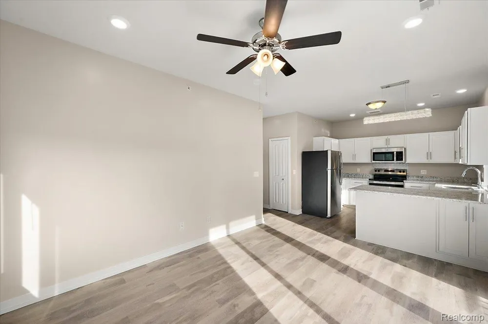 105 Laurel Street #C Royal Oak City, MI 48067