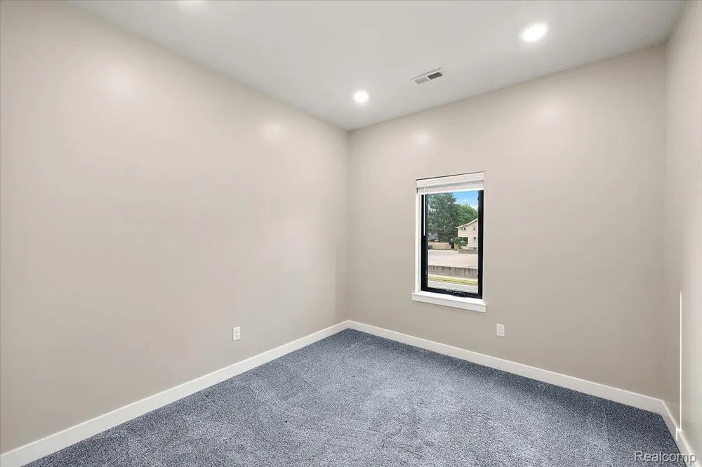 105 Laurel Street #C Royal Oak City, MI 48067