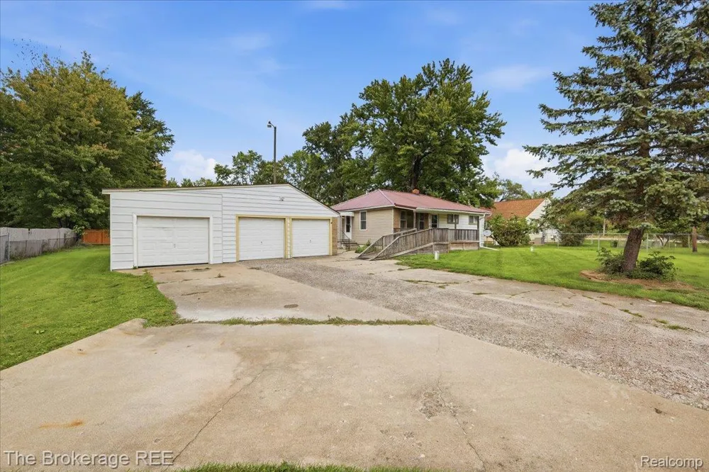 11973 E Brooks Road Venice Township, MI 48449
