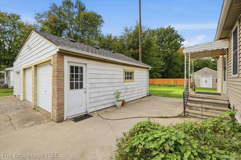11973 E Brooks Road Venice Township, MI 48449