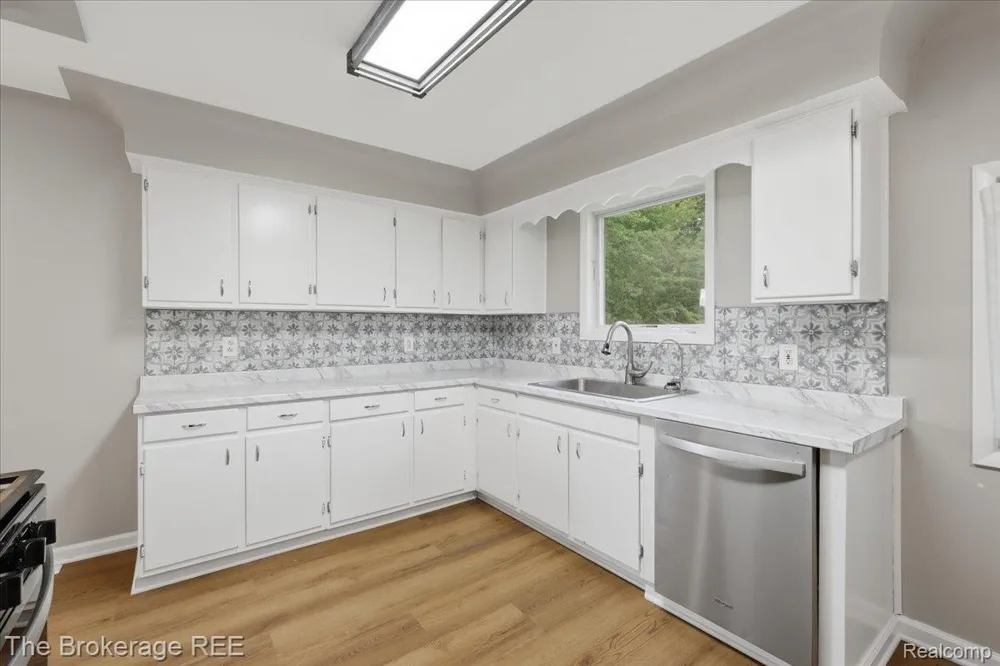 11973 E Brooks Road Venice Township, MI 48449
