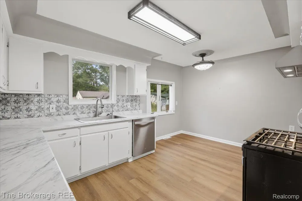 11973 E Brooks Road Venice Township, MI 48449