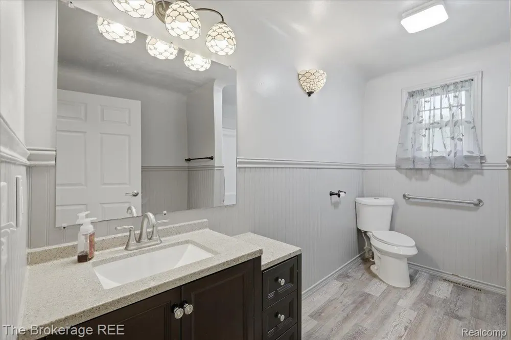 11973 E Brooks Road Venice Township, MI 48449